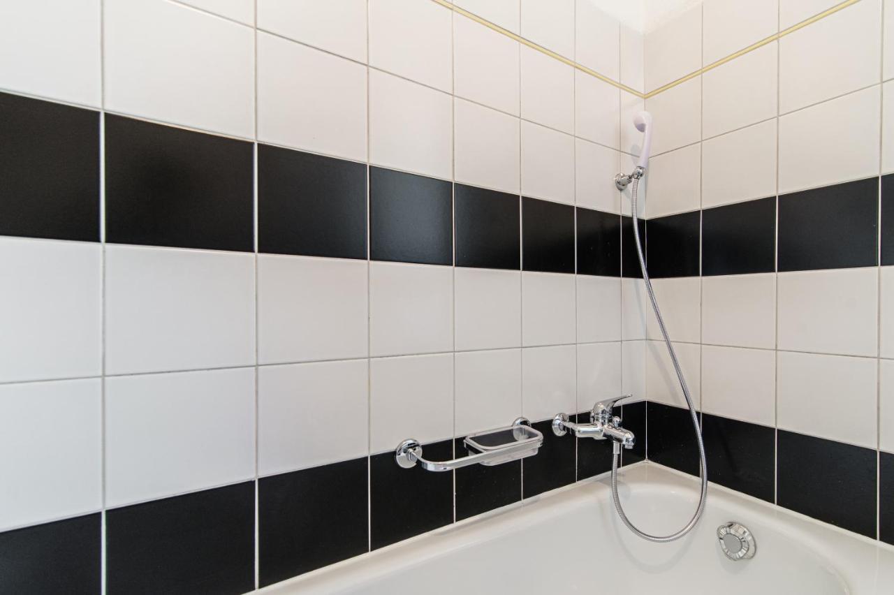 Giuka Apartment By Quokka 360 - Close To The Station Massagno Ngoại thất bức ảnh